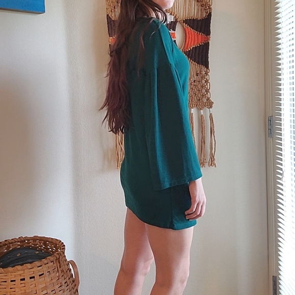 《NWOT Zara dress- emerald green w/ flowy sleeves》 - Picture 4 of 16